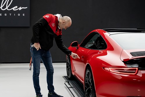 Porsche 911 Carrera GTS Rouge phase 1-64