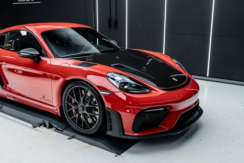 Porsche GT4 RS rouge-60