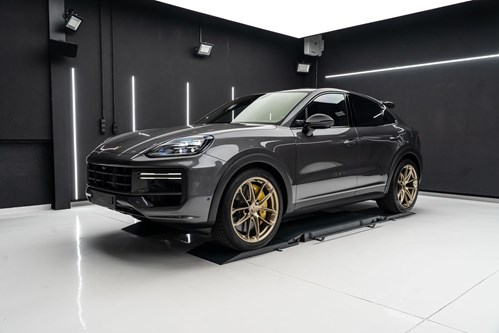Porsche Cayenne Turbo gris foncé-089