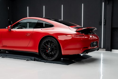 Porsche 911 Carrera GTS Rouge phase 1-53