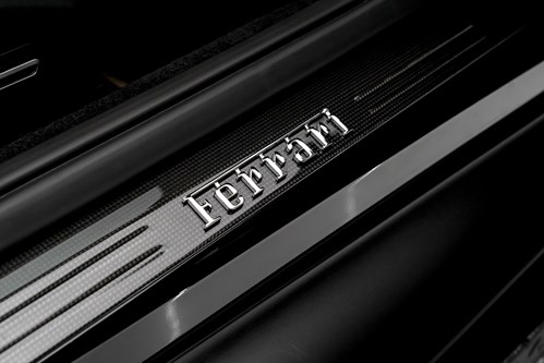 Ferrari roma noire-117