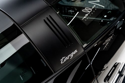 Porsche 911 Targa noire-74