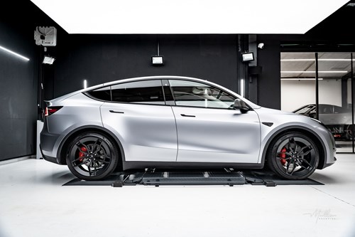Tesla Model Y gris mate-123