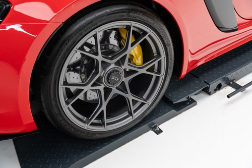 Porsche Spyder RS Rouge-12