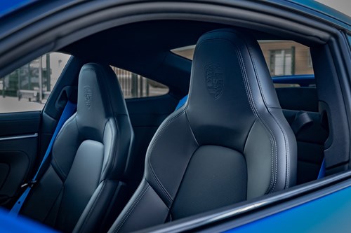 Porsche Carrera 4 bleue-170