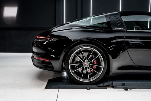 Porsche 911 Targa noire-64
