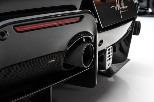 Ferrari 488 Pista noire et or-59