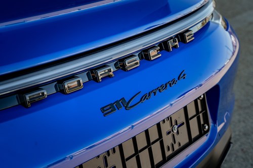 Porsche Carrera 4 bleue-183