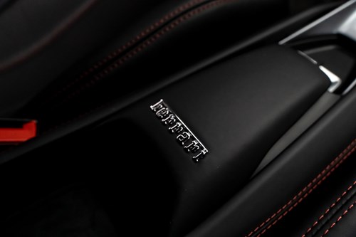 Ferrari F8 Tributo-093