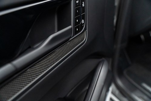 Porsche Cayenne Turbo gris foncé-131