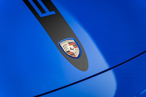 Porsche Carrera 4 bleue-141