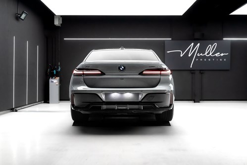 BMW I7-099