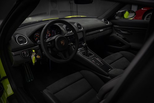 Porsche Spyder RS jaune-40