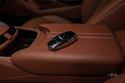 Aston Martin Vantage V12-223