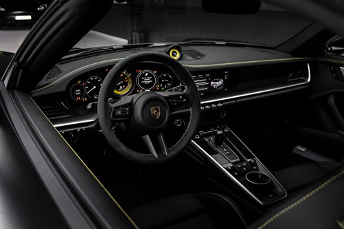 Porsche 911 Turbo noire mate-094