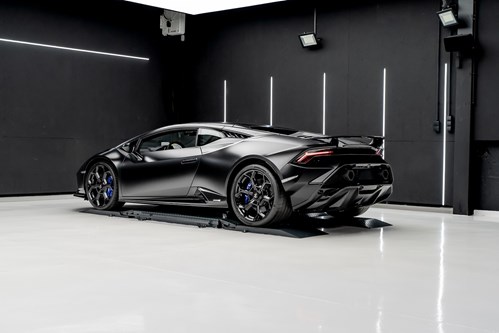 Lamborghini Huracan noire -106