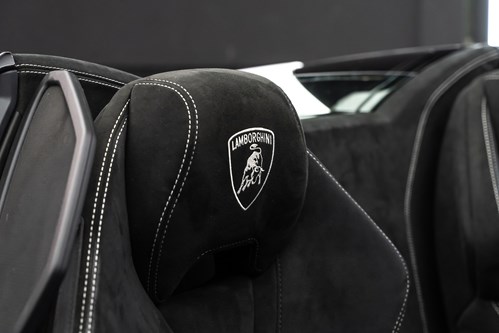 Lamborghini Superlegera blanche-46