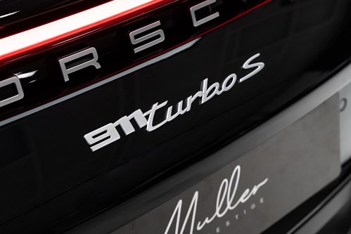 Porsche 911 Turbo S noire-67