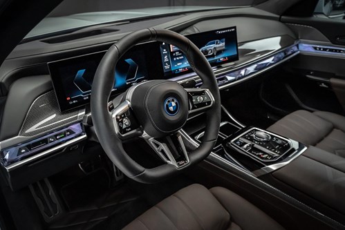 BMW I7-097