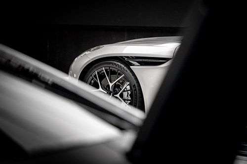 Aston Martin DB12-089