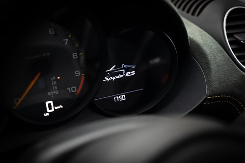 Porsche Spyder RS jaune-39