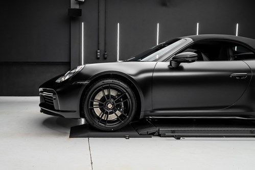 Porsche 911 Turbo noire mate-083