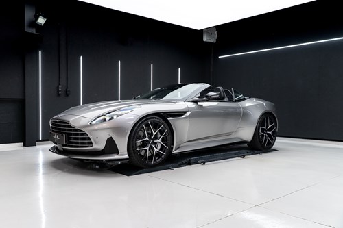 Aston Martin DB12-061