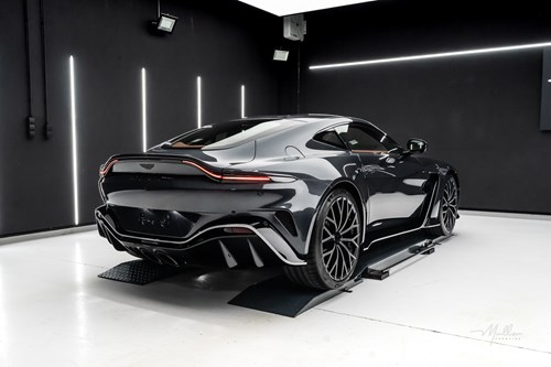 Aston Martin Vantage V12-276