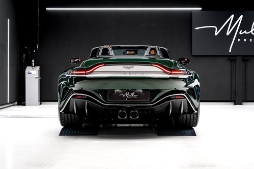 Aston Martin Vantage verte et blance V12-159