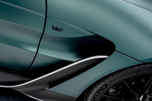 Aston Martin Vantage V12 verte mate-106