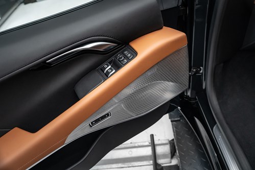 Lotus-emira-first-edition-057