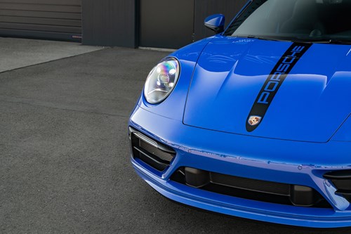 Porsche Carrera 4 bleue-181