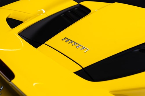 Ferrari F8 Spider Jaune-47