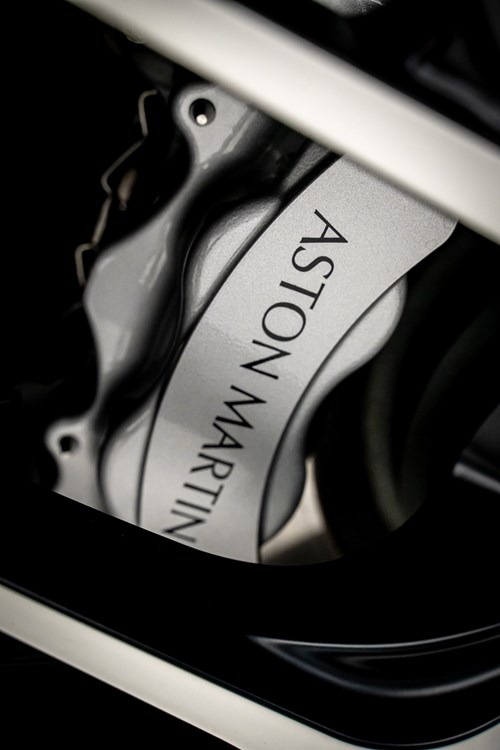 Aston Martin DB12-092