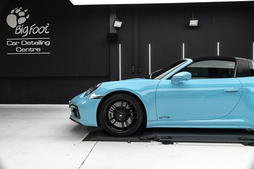 Porsche 911 Targa GTS Miami blue-34