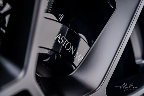 aston-martin-dbx-bleue-118