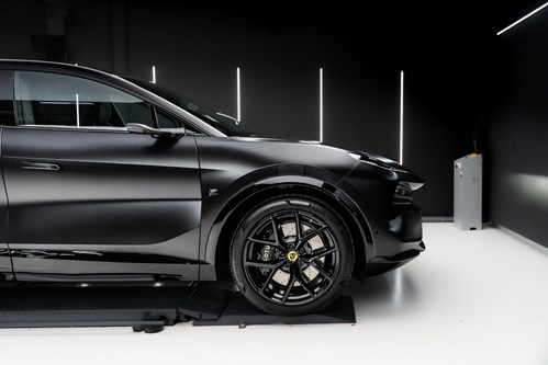 Lotus Eletre noire-141