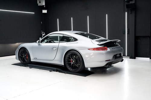 Porsche Carrera GTS grise-60