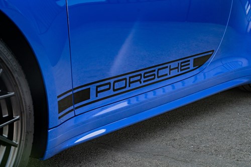 Porsche Carrera 4 bleue-151