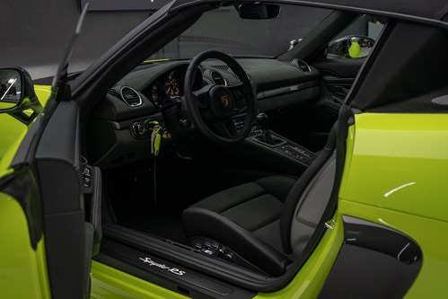 Porsche Spyder RS jaune-46