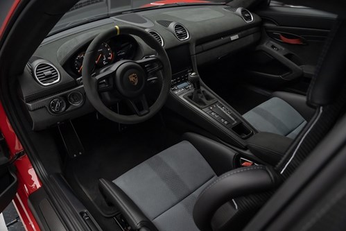 Porsche GT4 RS rouge-45