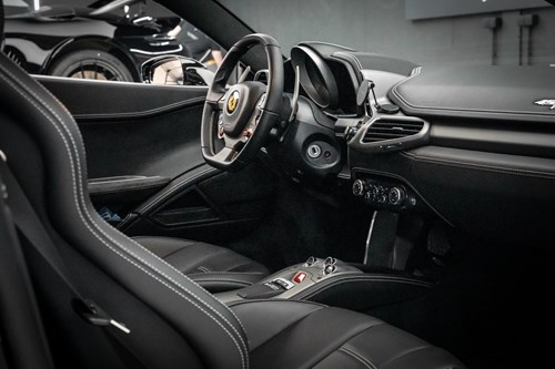 458 Italia-17