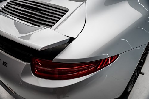 Porsche Carrera GTS grise-90