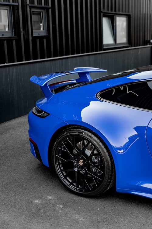 Porsche Carrera 4 bleue-180