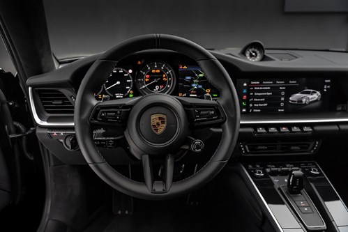 Porsche 911 Turbo S noire-74