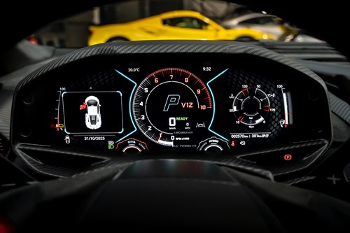 Lamborghini Revuelto jaune-56-2