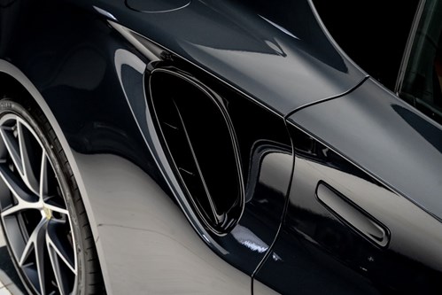 Lotus-emira-first-edition-081