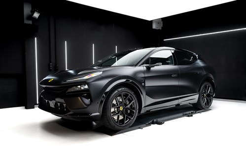 Lotus Eletre noire-096