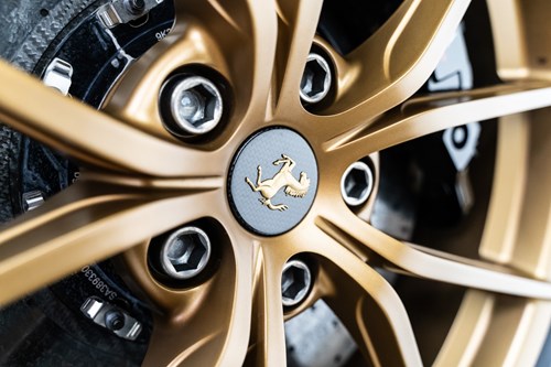 Ferrari 488 Pista noire et or-14