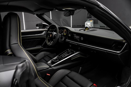 Porsche 911 Turbo noire mate-075